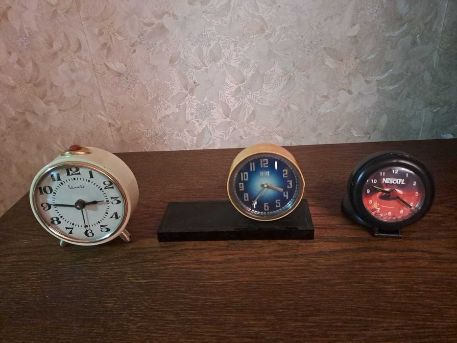 Будильник и часы  советского производства