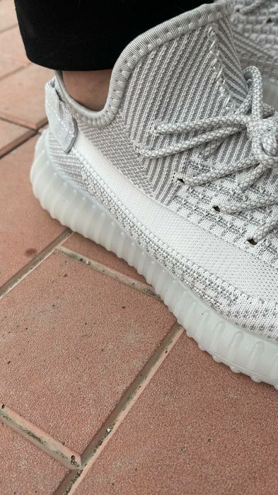 Обувь(кроссовки)