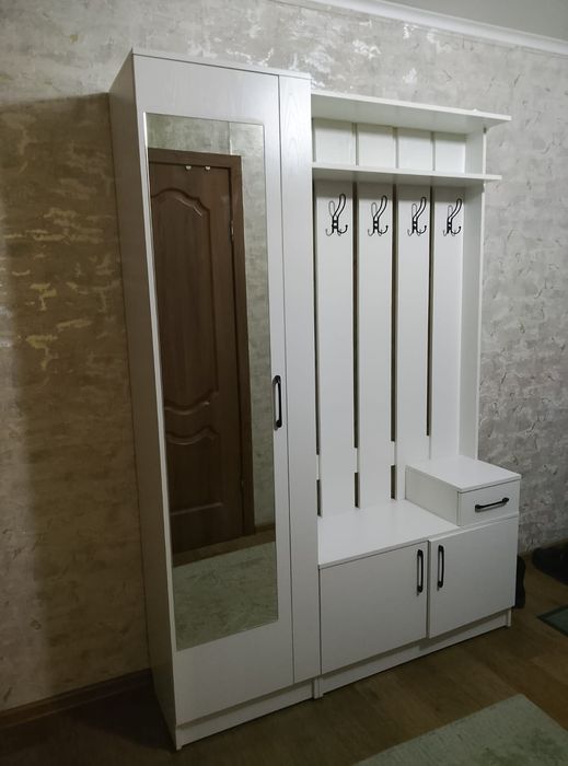 Продам прихожку шкаф
