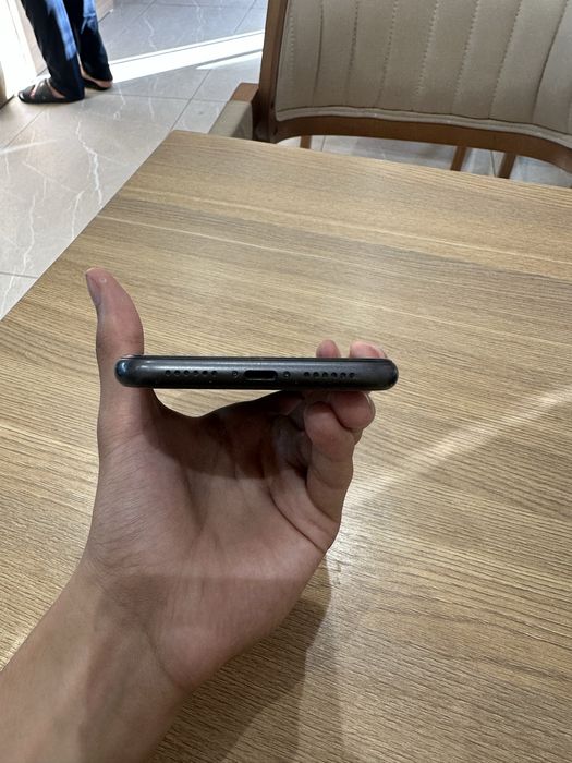 Iphone 11, 74% qora , 64GB, Yech yeri achilmagan hammeri original