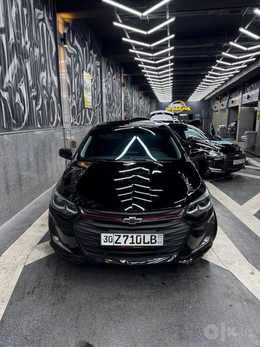 Chevrolet Onix red line