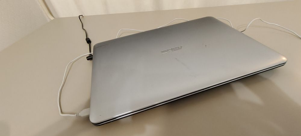 Ноутбук Asus продается