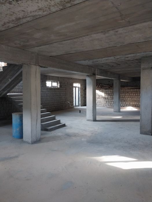 Срочно ховли сотилади