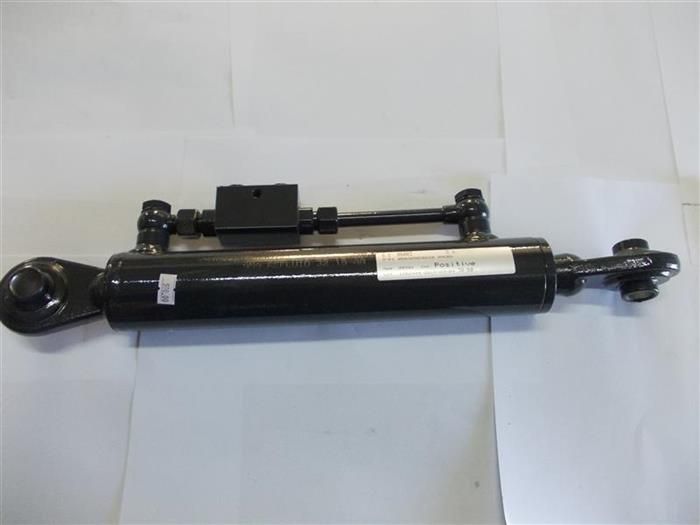 Tirant central hidraulic ridicare utilaje tractor fabricatie Italia
