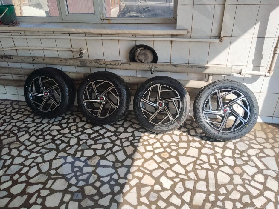 Продам диски... абсолютно новые