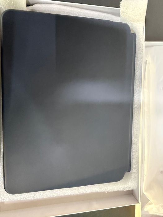 ESR iPad Air 13 Inch Case Keyboard