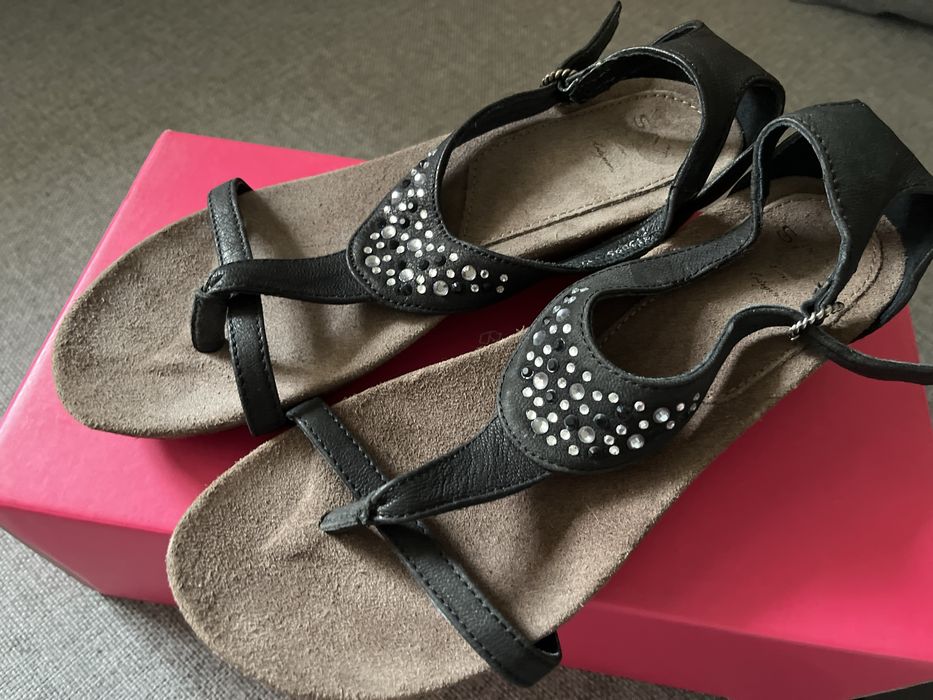 Sandale din piele pe platforma