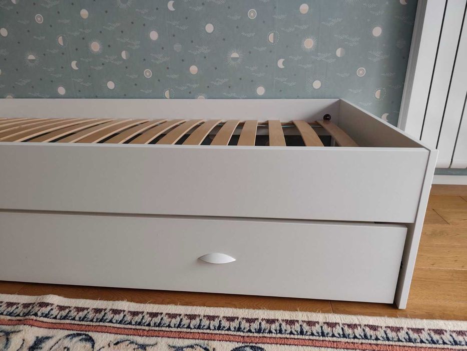 Модерно единично легло 90х200 с ракла + подматрачна рамка