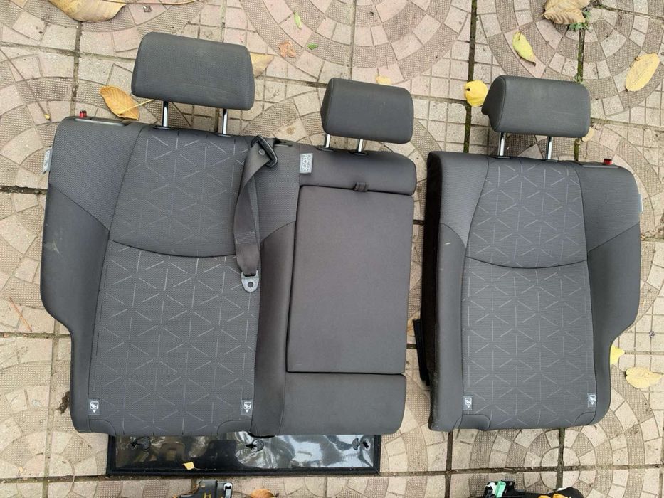Седалки toyota rav 4 2020