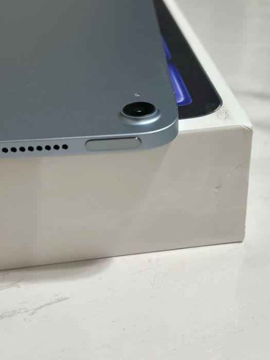 Продам iPad Air M2 на 128 гб