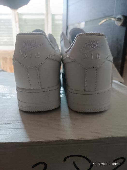 Кроссовки Nike          .