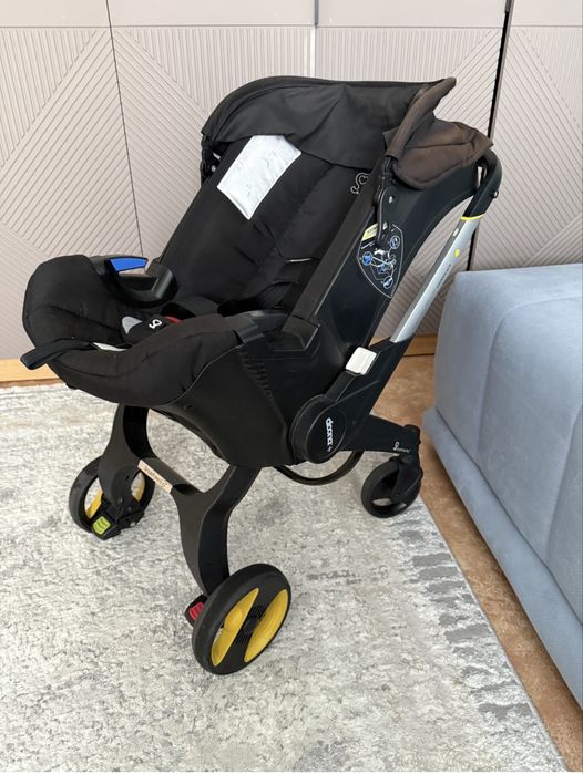 Продам автолюльку Doona.