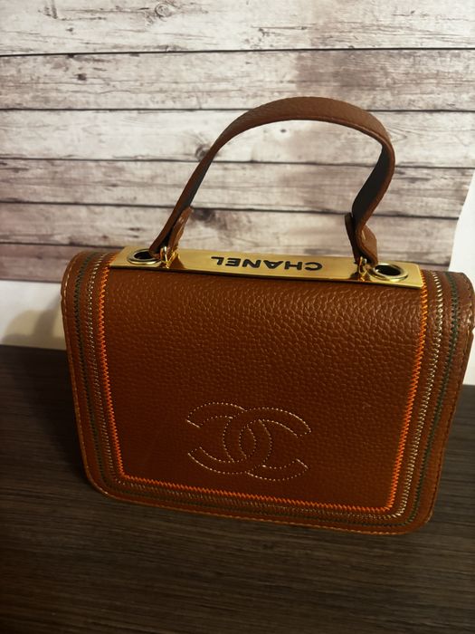 Geanta Chanel , culoare maro , calitate superioara