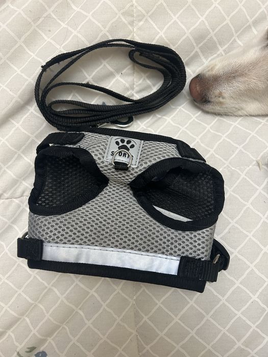 Продавам 4 нагръдника и яке