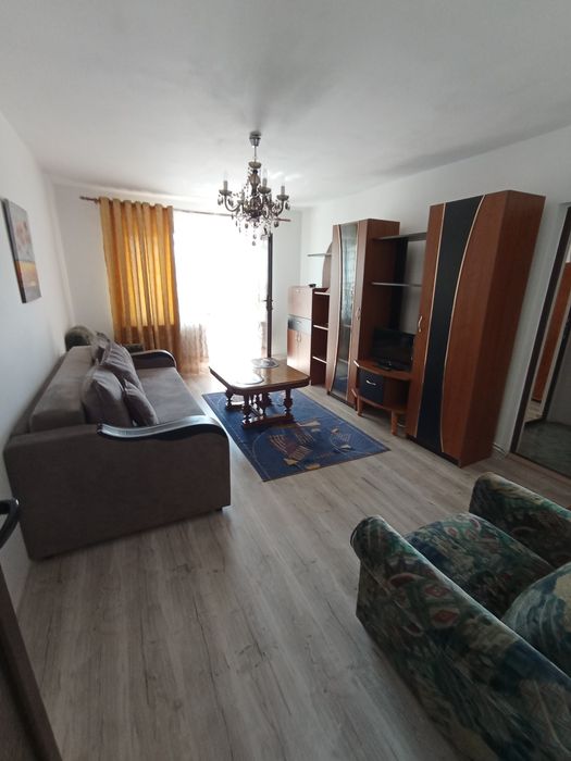 Am de închiriat apartament 2 camere, semidecomandat, dotat și mobilat
