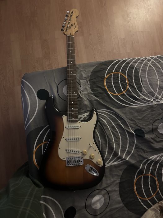 Chitara electrica/ chitara acustica