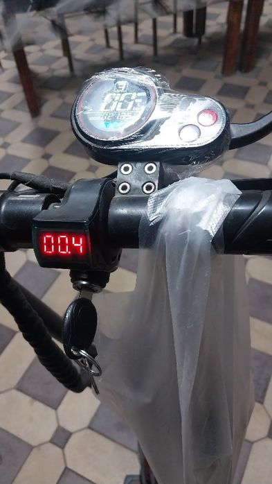 Продам электронный самокат