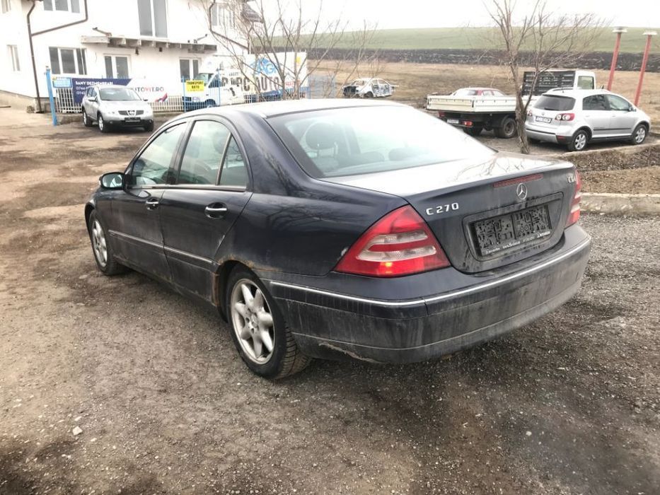 Dezmembrez piese Mercedes C-classe Class 2003