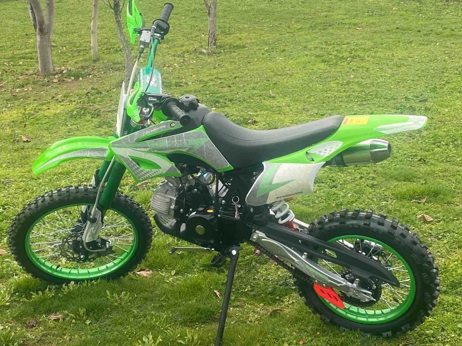 Продавам Кросов мотор Башан 200куб.