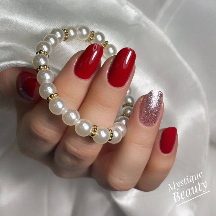 Manichiura si Pedichiura! Mystique Beauty OFERTA