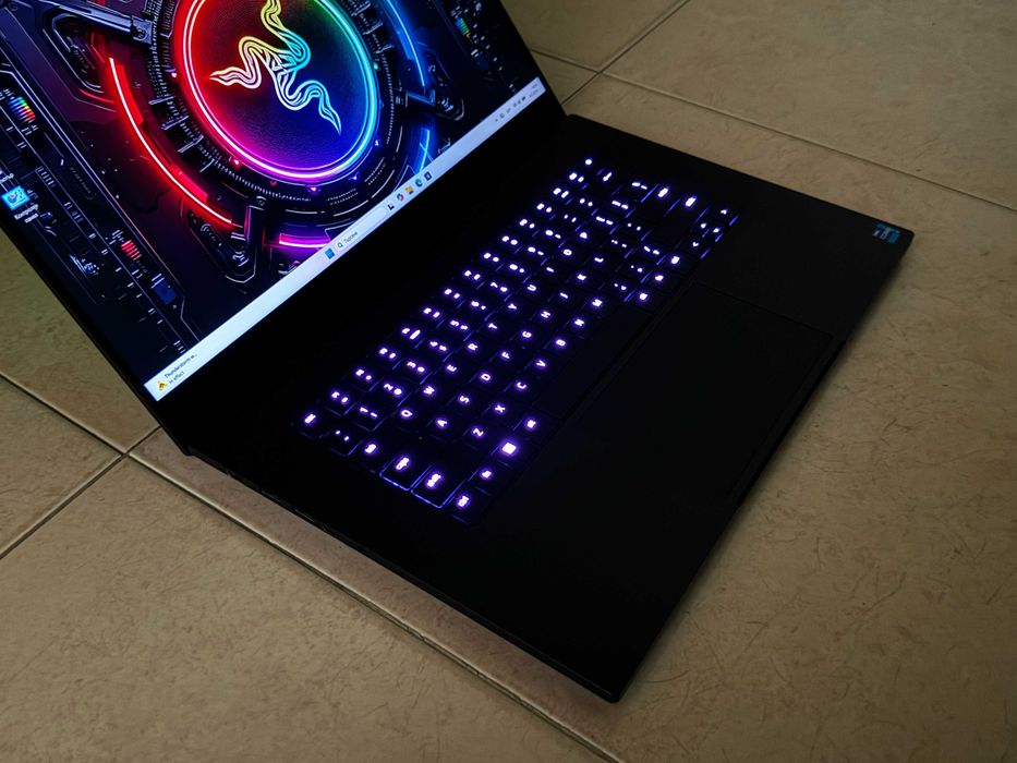 15.6' 2.5K 240Hz i7-13800H Razer Blade 32GB DDR5/1TB NVMe/Nvidia RTX 4070 8GB/Бат. 6ч