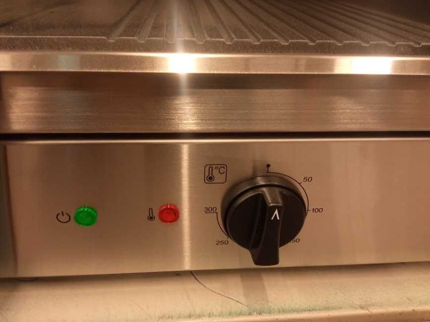 Grill ,gratar,plita inox neted striat 7 kw 80x50 cm nou