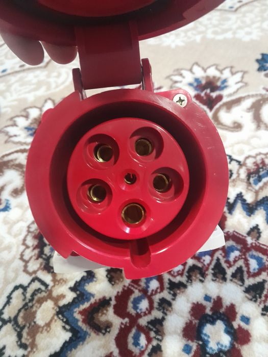 Продам стационарную розетку 380В