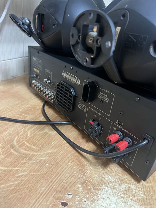 Продавам усилвател с дистанционно управление