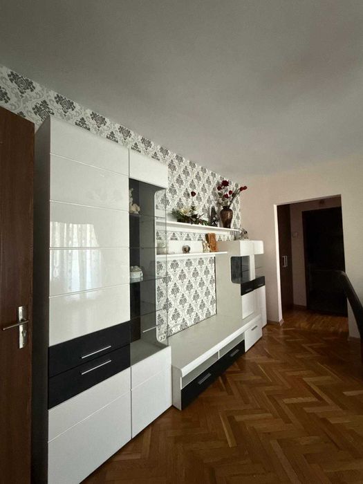 Chirie apartament 4 camere Nufarul