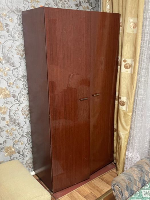 Продам шифоньер из дуба