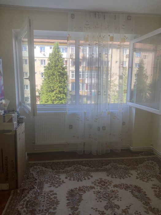 Vand apartament 2 camere Petrila , jud Hunedoara