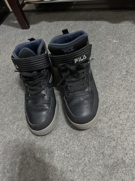 Продам детскую обувь Fila