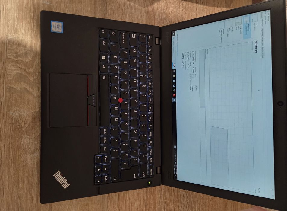 Laptop Lenovo ThinkPad X260 | i7 | 8GB RAM | Full HD 1080p | Tastatură iluminată