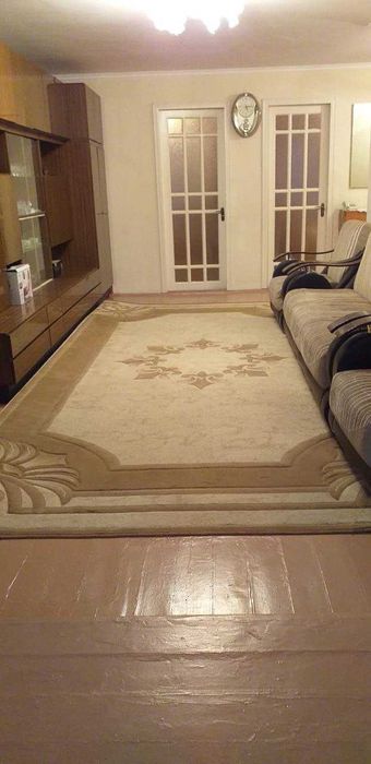 3-комнатная в центре рядом с Flagman: первый этаж, кирпичный дом