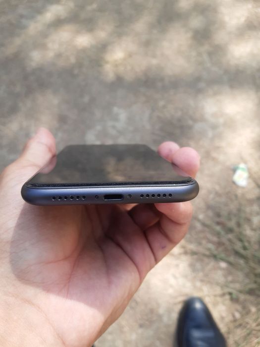 iPhone 11 64GB  black