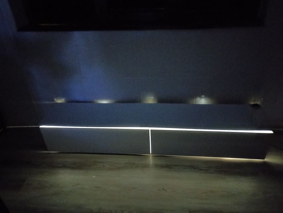 Шкаф за телевизор