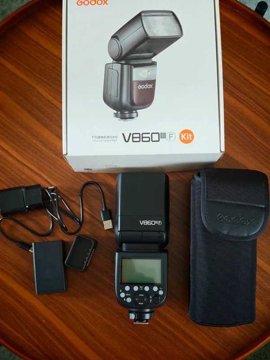 Blitz Godox V860F III pentru Fujifilm nou. BONUS a doua baterie