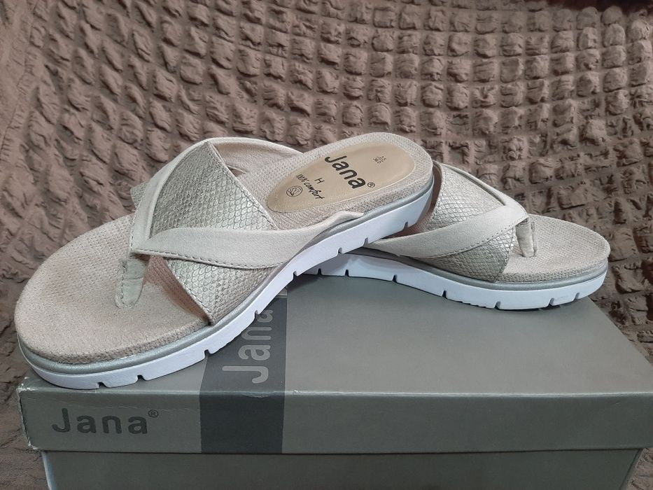 Женские пантолетты