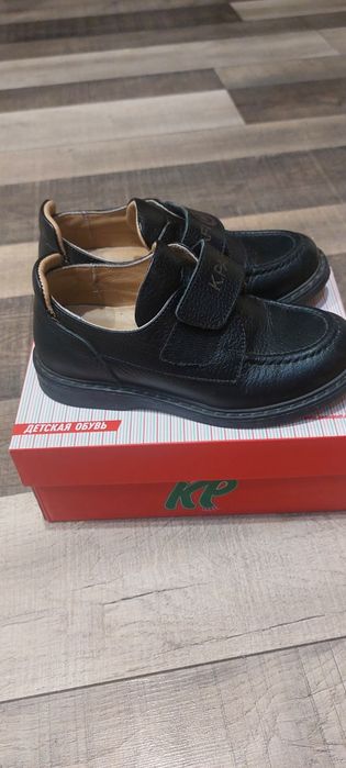 Продам туфли на мальчика