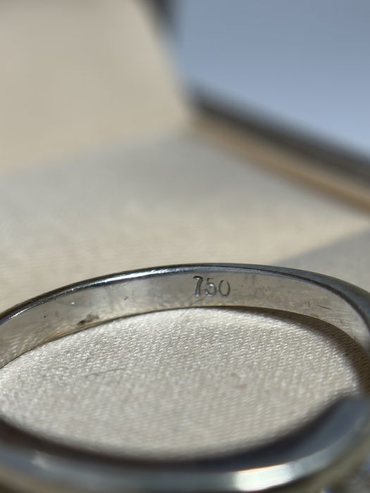 Золотое кольцо с бриллиантами