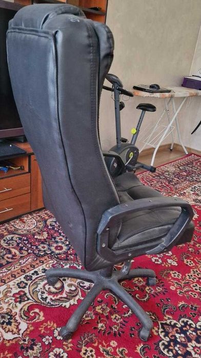 Кресло офисное в отличном состоянии