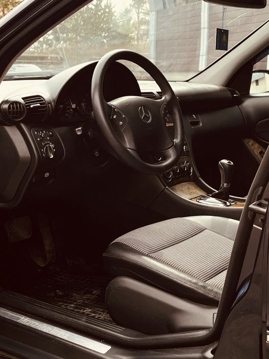 Mercedes c-klass w-203 ресталинг