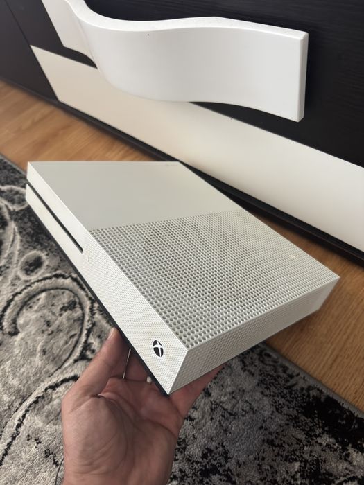 XBOX ONE S 500GB SSD 2 CONTROLLERE