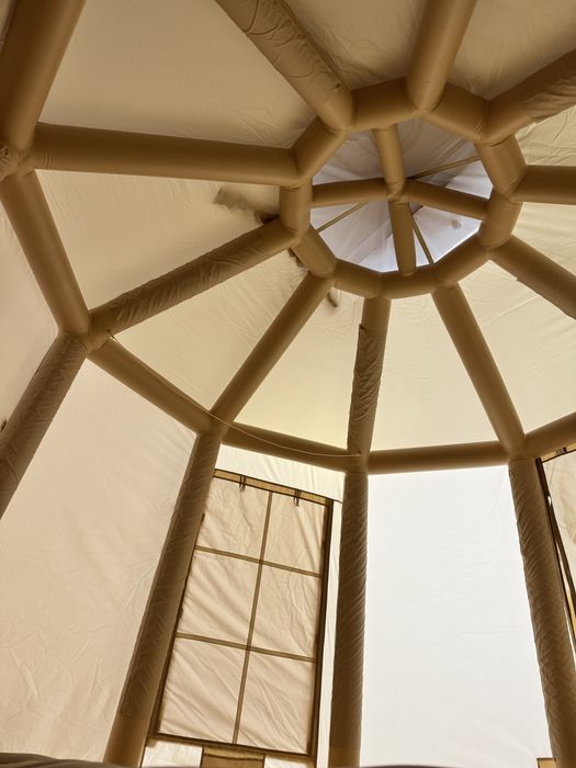 Надувная палатка в виде юрты