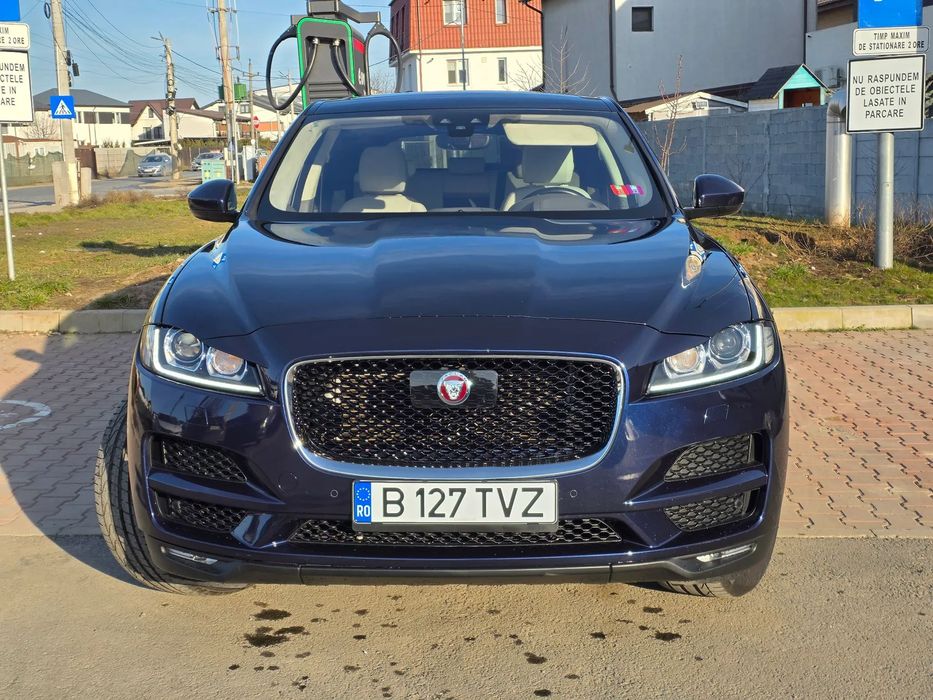 Jaguar F-Pace Jaguar F-Pace 30t 2.0 benzina 300CP AWD