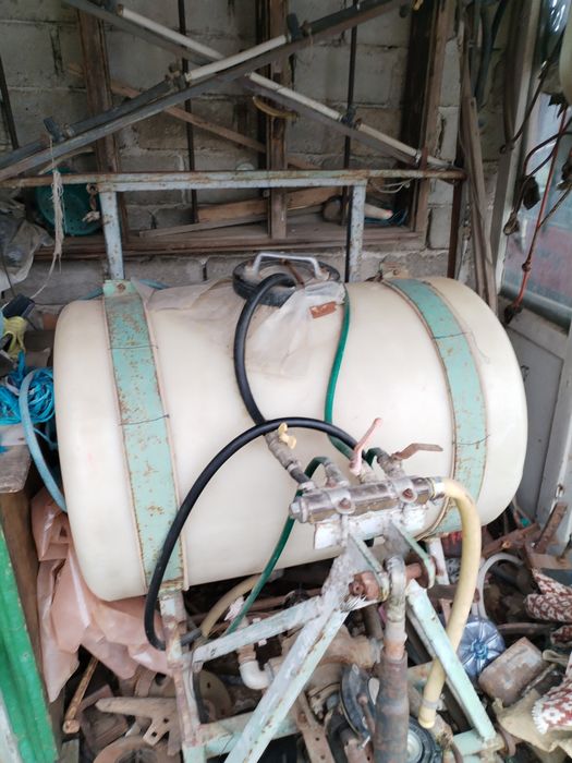 Instalație de erbicidat pt tractor