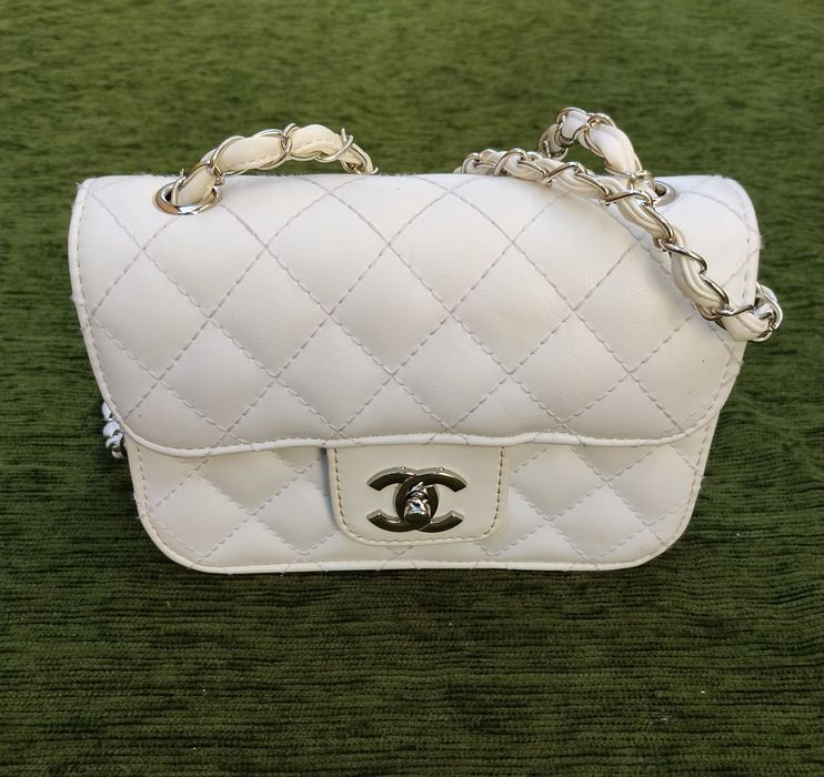 Vând geantă damă Chanel