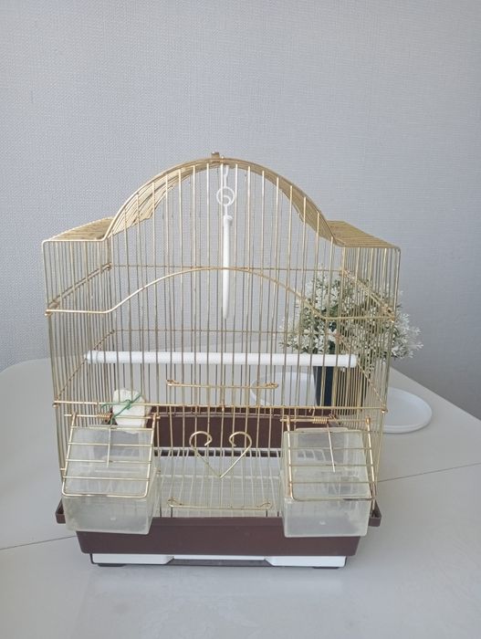 Продам клетку для попугаев