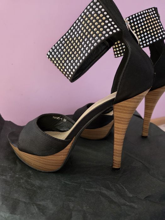 Обувки на всичко токче