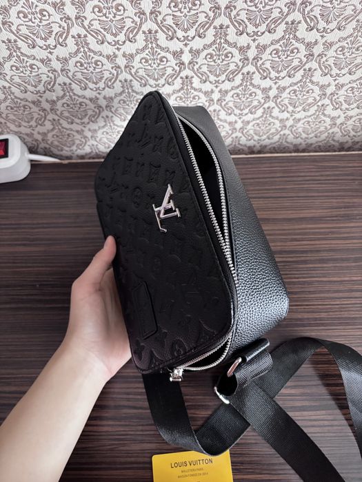 Продам барсетку Louis Vuitton